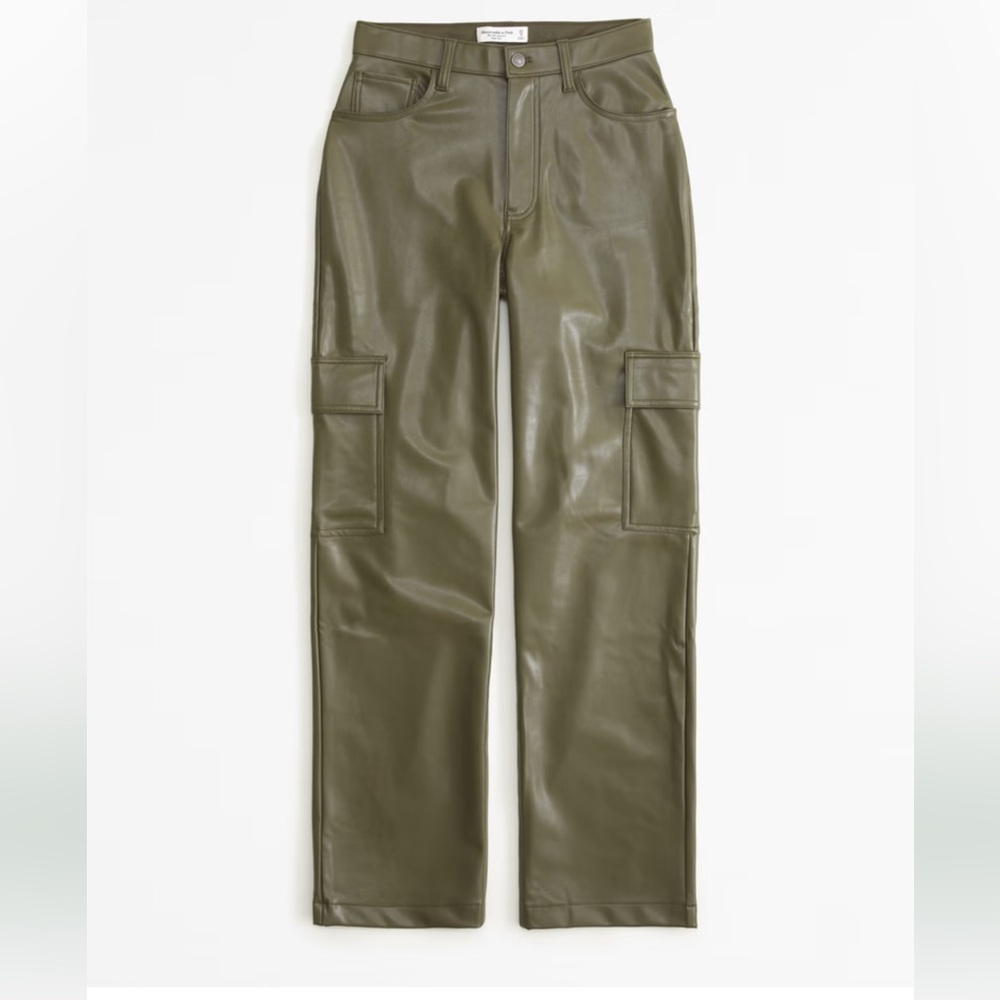 Curve Love Vegan Leather Cargo 90s Relaxed Pant
